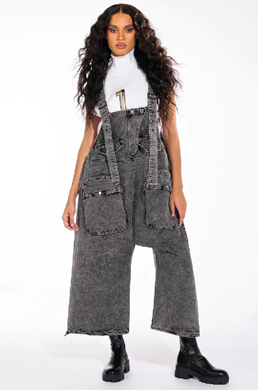 JUST LIKE THAT BAGGY FIT OVERALLS IN CHARCOAL